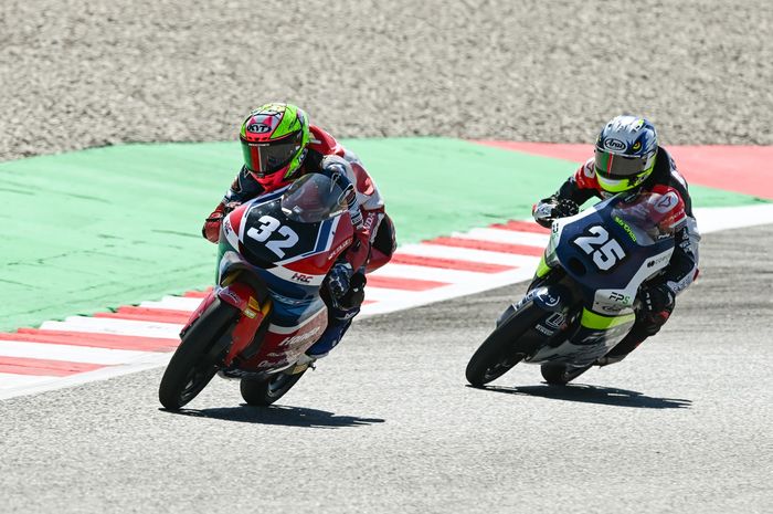Pebalap Indonesia Muhammad Kiandra Ramadeepa, pada balapan Moto3 Junior Catalunya Series 2026 di Sirkuit de Barcelona-Catalunya, Spanyol, Minggu (24/5/2026).