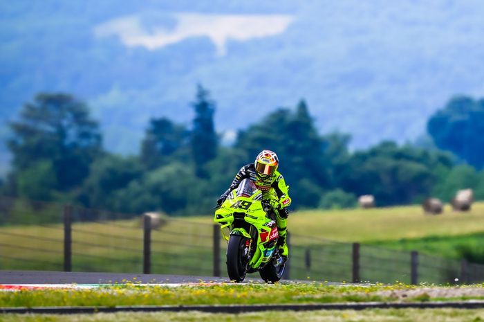 MotoGP Jerman 2026 - Pembalap Tim Valentino Rossi Akui Menyalip di Sachsenring Berisiko Tinggi - Juara.net