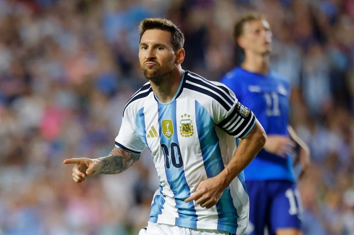Meski timnas Argentina gagal meraih kemenangan, Lionel Messi masih berpeluang merebut gelar top skorer Piala Dunia 2026.