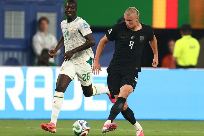 Erling Haaland (kanan) berbicara tentang peluang Norwegia setelah lolos ke babak 16 besar Piala Dunia 2026.