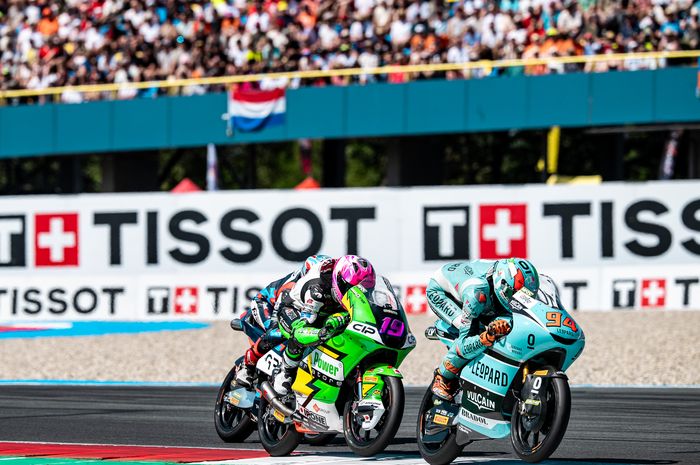 Pembalap Leopard Racing Guido Bini (kanan) saat mengikuti MotoGP Belanda 2026, Minggu (28/6/2026)