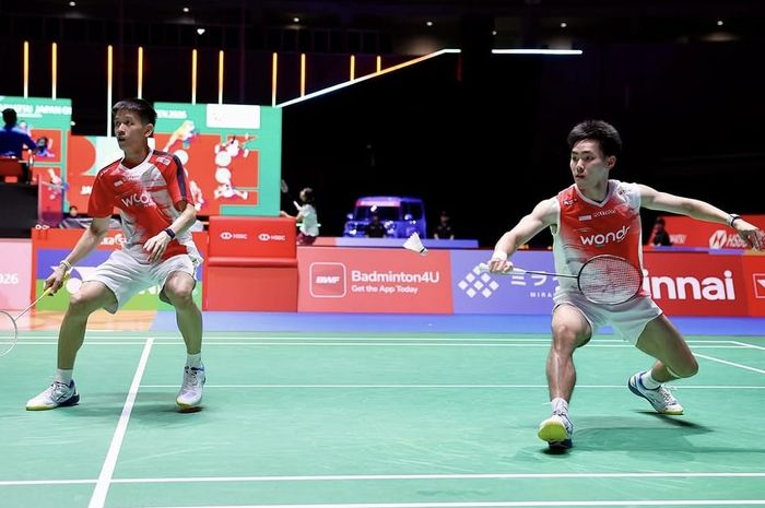 Aksi ganda putra Indonesia, Raymond Indra/Nikolaus Joaquin, pada babak pertama Japan Open 2026, Rabu (15/7/2026).
