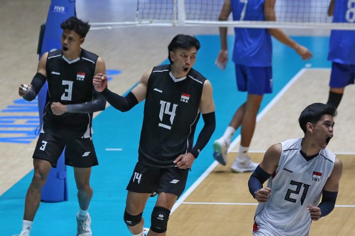 Boy Arnez Arabi, Farhan Halim, dan Mohamed Rayhan pada laga melawan Vietnam di semifinal SEA Cup V 2026.