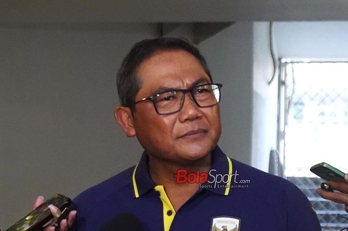 Ketua Badan Tim Nasional, Sumardji, menanggapi kabar Rizky Ridho dan Nadeo Argawinata dicoret timnas Indonesia untuk FIFA ASEAN Cup 2026