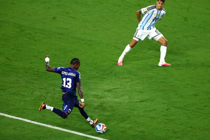 Gol pemain Tanjung Verde Sidney Lopez Cabral ke gawang timnas Argentina meraih penghargaan gol terbaik Piala Dunia 2026.