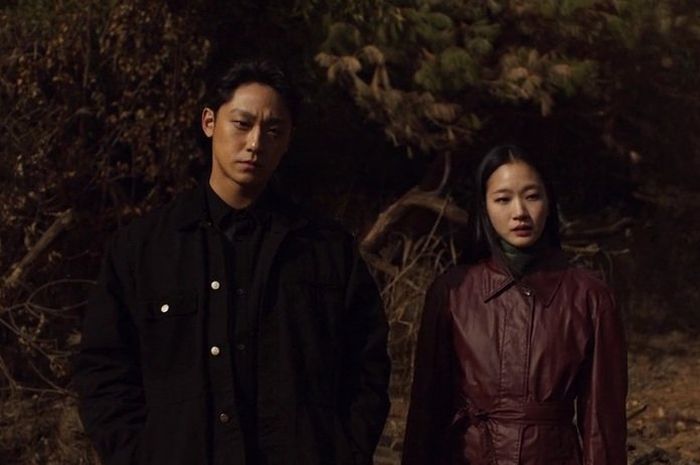 Sinopsis Film Korea Exhuma: Aksi Kim Go Eun Sebagai Dukun Pengusir Roh Jahat