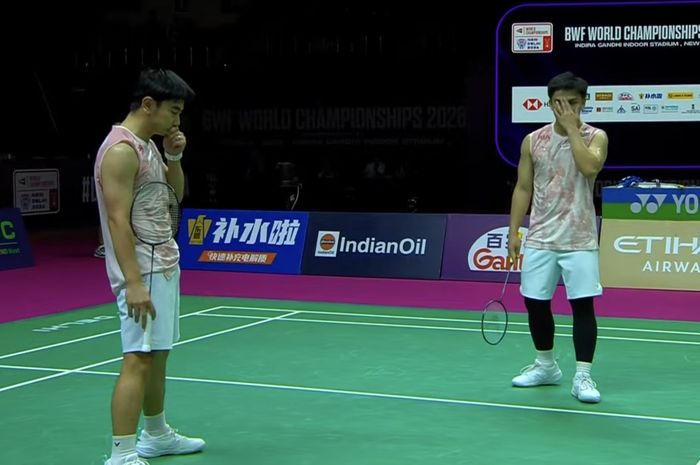 Ganda putra Malaysia, Goh Sze Fei/Nur Izzuddin Rumsani, mengakui keunggulan Kim Won-ho/Seo Seung-jae, pada laga perempat final Kejuaraan Dunia 2026 di New Delhi, India, Jumat (21/8/2026).