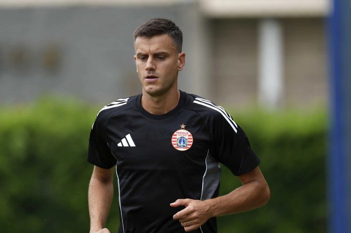 Alexander Jeremejeff, akan mendapatkan saingan baru di lini depan Persija Jakarta