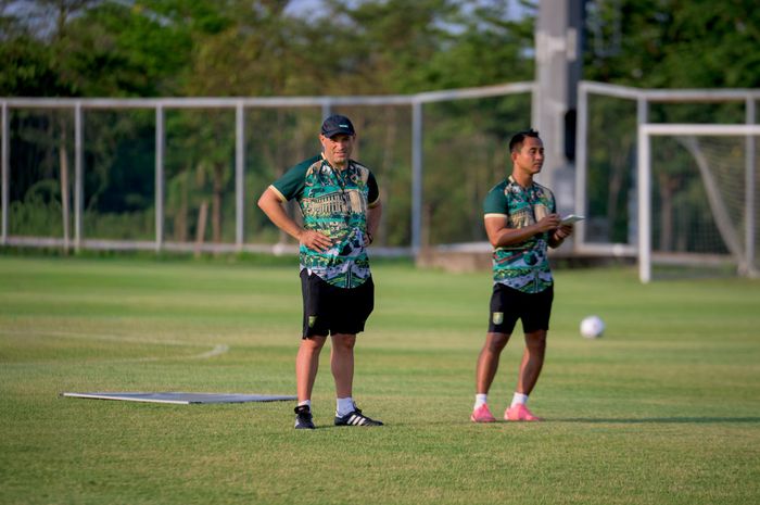 Pelatih Persebaya Surabaya, Bernardo Tavares pastikan timnya dalam persiapan maksimal jelang melawan Bhayangkara FC pada 5 September 2026.