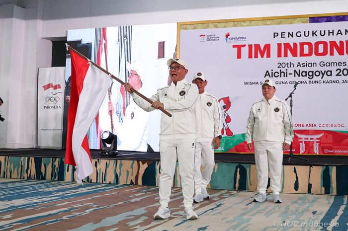 CdM Tim Indonesia untuk Asian Games 2026 Aichi-Nagoya Todotua Pasaribu dalam pengukuhan kontingen Indonesia di Wisma Serba Guna GBK Senayan, Jakarta, Rabu (9/9/2026).