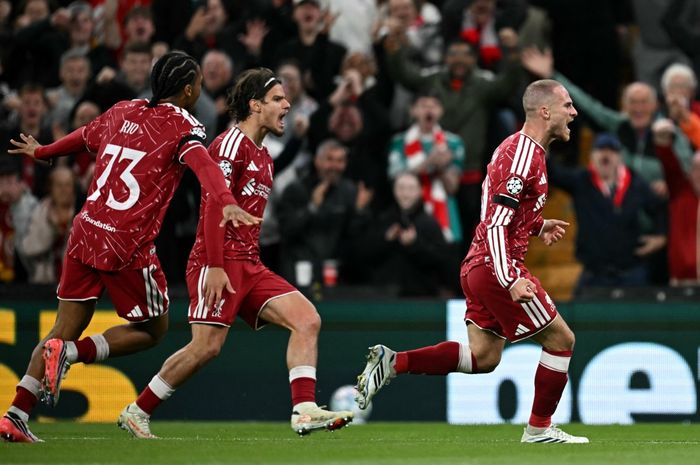 Gelandang Liverpool asal Argentina, Alexis Mac Allister, mencetak gol kedua yang membuat The Reds comeback berbalik unggul 2-1 atas Atletico Madrid di Stadion Anfield pada matchday pertama Liga Champions 2026-2027.