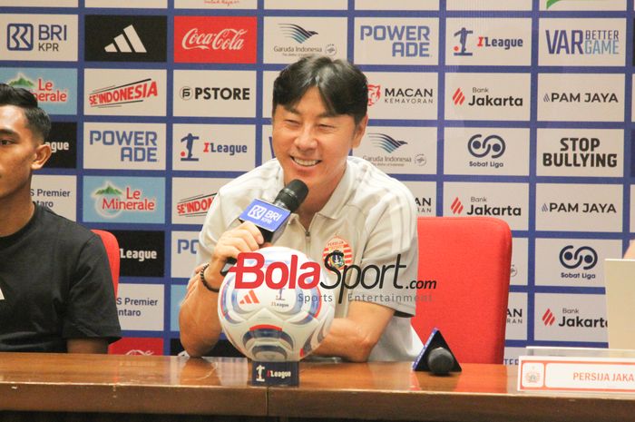 Pelatih Persija Jakarta Shin Tae-yong berhasil memperbaiki rekor buruk timnya saat melawan Borneo FC dan Persib.