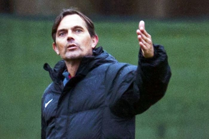 Phillip Cocu, ingin secepatnya memastikan gelar juara Eredivisie.