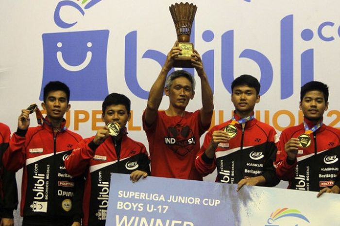 Tim putra PB Djarum Kudus U-17 berhasil menjadi juara pada Blibli.com Superliga Junior 2017 yang diselenggarakan di GOR Djarum, Magelang, Sabtu (9/12/2017) malam.