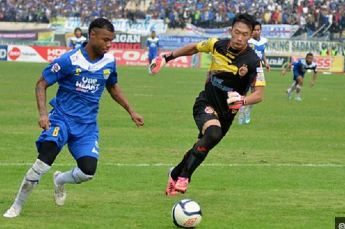 Striker Sriwijaya FC, Hilton Moreira, saat membela Persib Bandung.