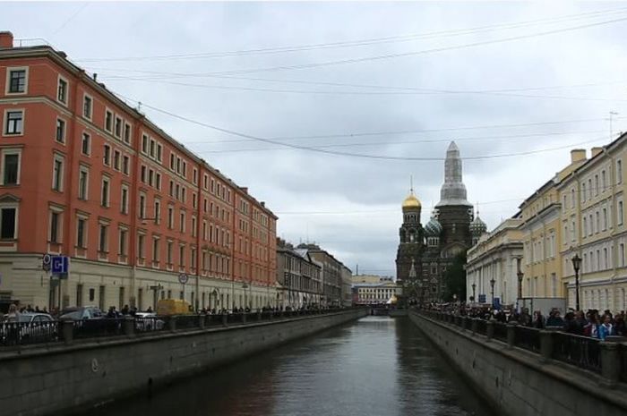 Suasana di salah satu sudut street market di Saint Petersburg, Rusia.