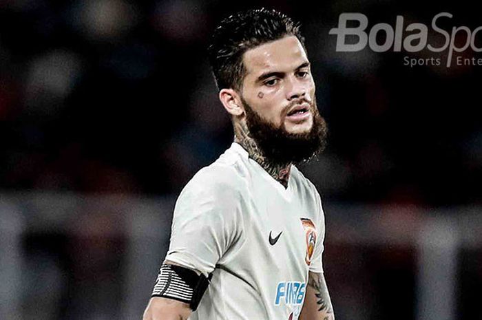 Ekspresi Bek Borneo FC, Diego Michiels, saat melawan Persija Jakarta dalam laga pekan keempat Liga 1