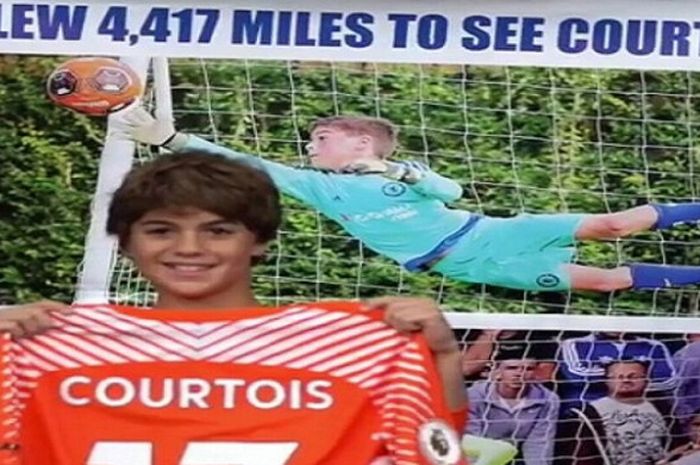 Fan cilik yang menempuh perjalanan jauh bersama ayahnya untuk menyaksikan performa kiper Chelsea, Thibaut Courtois di laga kontra Crystal Palace, Sabtu (14/10/17)