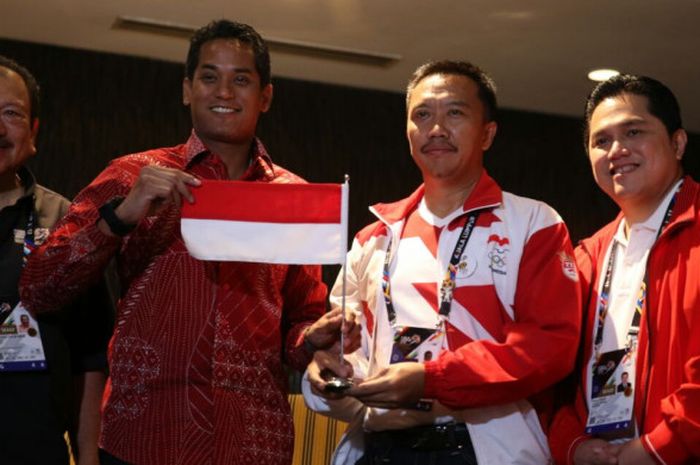 Menteri Pemuda dan Olahraga (Menpora) RI Imam Nahrawi (kedua dari kanan) bertemu langsung dengan Menpora Malaysia Khairy Jamaluddin di Hotel Shangrilla, Kuala Lumpur, Malaysia, Minggu (20/8/2017).