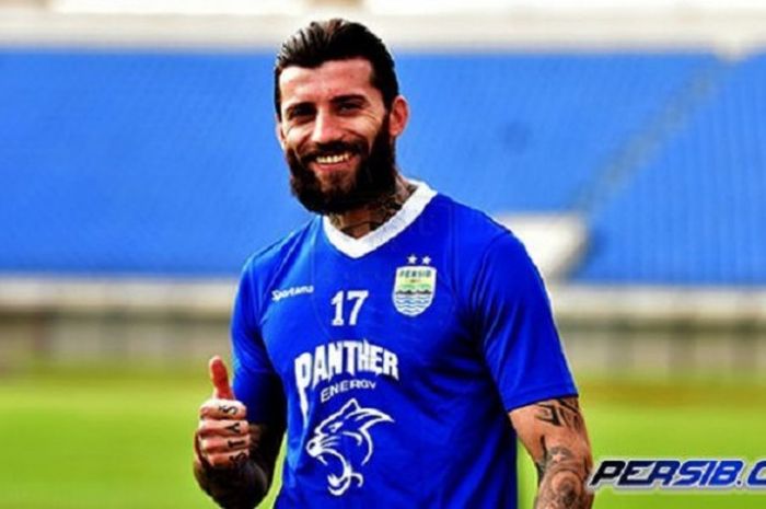 Bojan Malisic saat latihan perdana bersama Persib Bandung