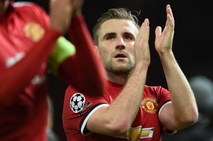 BEk sayap Manchester United, Luke Shaw, dalam laga kontra CSKA Moskva di Old Trafford, Selasa (5/12/2017)