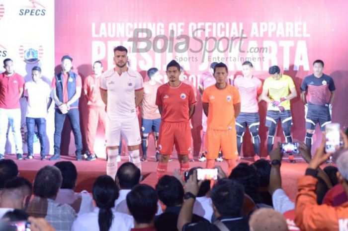 Jersey baru Persija Jakarta untuk Liga 1 2018 diperkenalkan di Springhills, Jakarta, Jumat (2/2/2018).