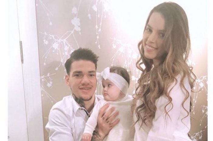 Potret bahagia keluarga Ederson Moraes