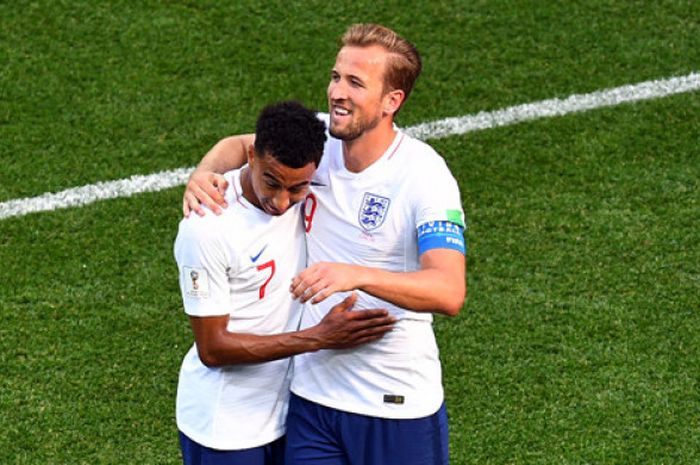 Jesse Lingard (kiri) dan Harry Kane merayakan kemenangan Inggris atas Panama (6-1) di Grup G Piala Dunia 2018, di Nizhny Novgorod Stadium, Nizhny Novgorod, 24 Juni 2018. 