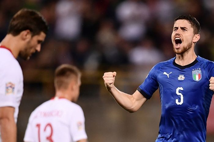 Gelandang Italia, Jorginho, merayakan gol yang dicetak ke gawang Polandia dalam laga UEFA Nations League di Stadion Renato Dall'Ara, Bologna, Italia pada 7 September 2018.