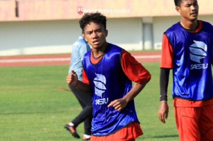 Dedi Tri Maulana saat berlatih bersama Persis Solo