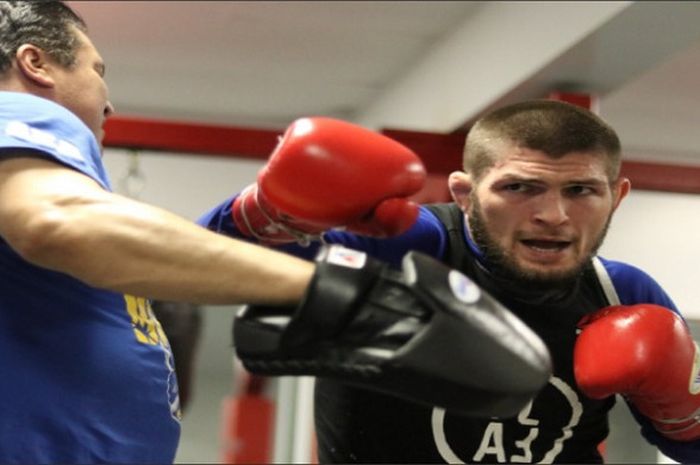 Petarung Rusia, Khabib Nurmagomedov, saat berlatih.