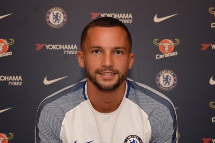 Daniel Drinkwater diperkenalkan sebagai pemain baru Chelsea, Kamis (31/8/2017).