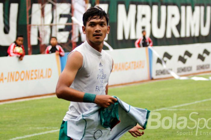 Imam Bagus Kurnia (PSS Sleman ) merayakan gol vs PSPS.