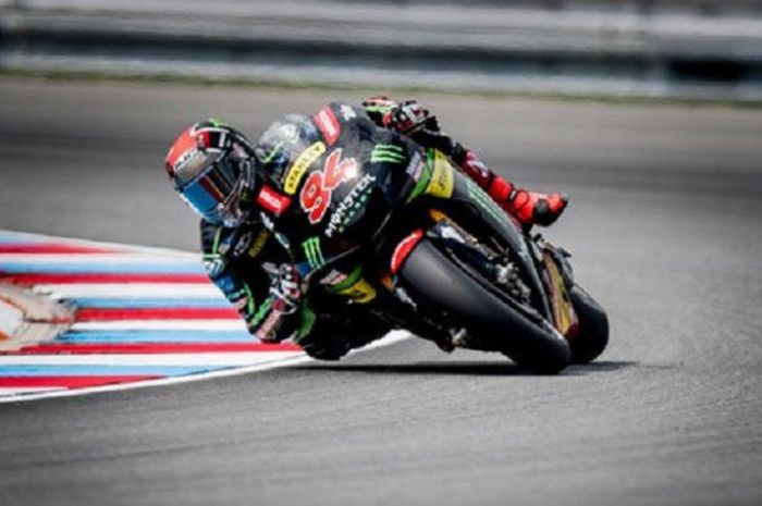 Aksi pebalap Yamaha Tech 3, Jonas Folger, saat latihan bebas ketiga di GP Republik Ceska, Sabtu (5/8/2017)