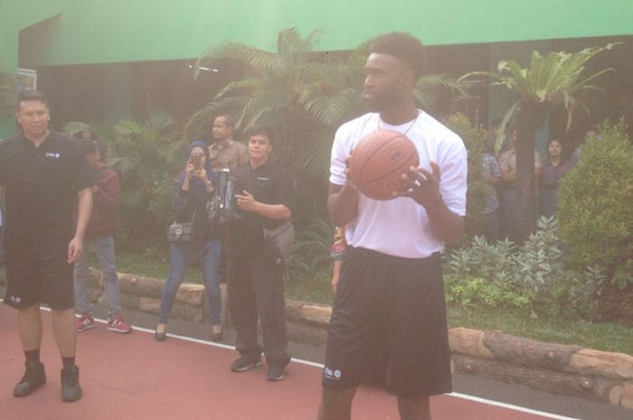 JR. NBA datang ke SMAN 82 Jakarta, Kamis, (26/7/2018). Salah satu kegiatannya adalah sharing session yang dibawakan oleh pilar Boston Celtics, Jaylen Brown.