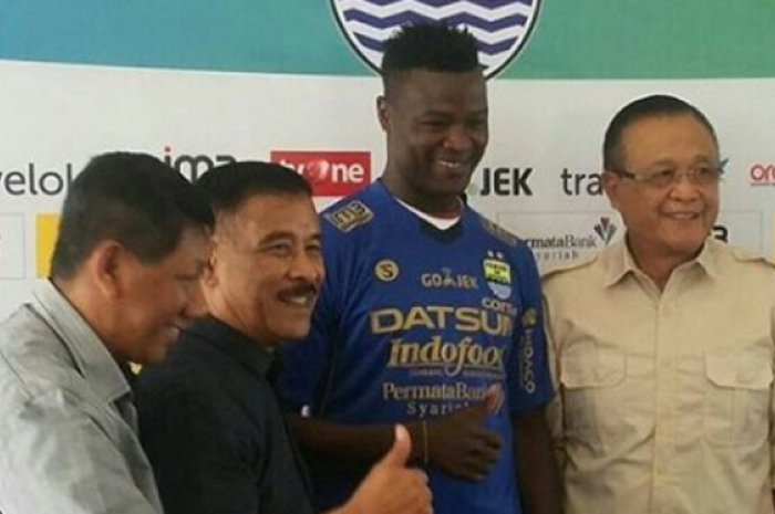 penyambutan penyerang baru persib bandung