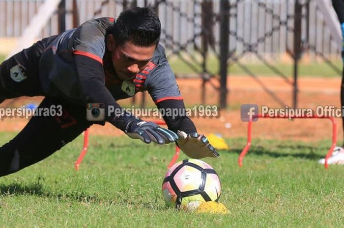 Kiper Persipura, Dede Sulaiman