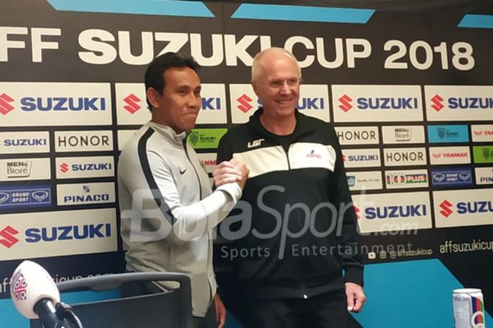 Eks Pelatih Timnas Inggris, Sven-Goran Eriksson Berfoto Bersama Pelatih Timnas Indonesia, Bima Sakti.