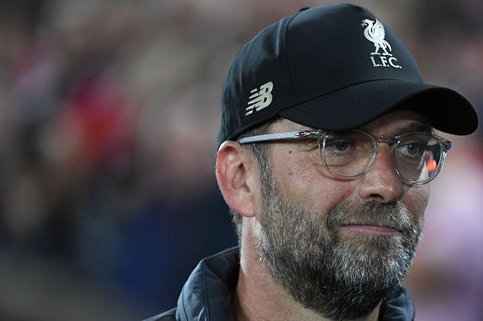 Ekspresi pelatih Liverpool FC, Juergen Klopp, sebelum dimulainya laga Grup C Liga Champions kontra Paris Saint-Germain di Stadion Anfield, Liverpool, Inggris pada 18 September 2018.