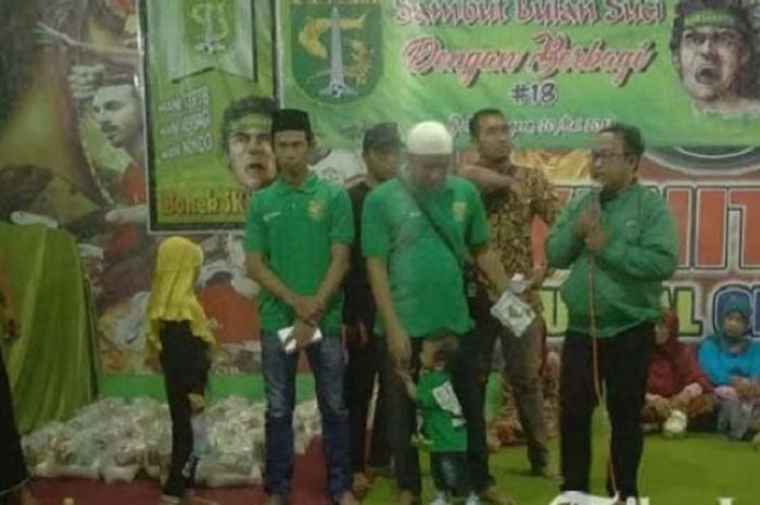 Komunitas Bonek SKJ 27, gelar acara baksos