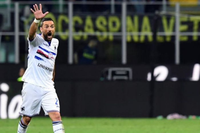 Reaksi striker Sampdoria, Fabio Quagliarella, dalam partai Liga Italia melawan Inter Milan di Stadion Giuseppe Meazza, 3 April 2017.