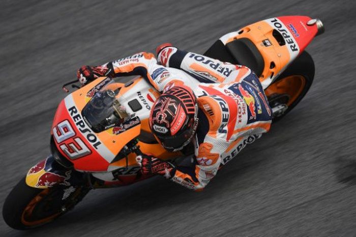 Marc Marquez saat beraksi di tes pramusim MotoGP 2018 di Sirkuit Sepang, Malaysia, Minggu (28/1/2018).