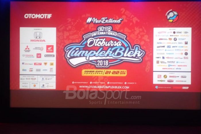 Kompas Gramedia dan Tabloid Otomotif menggelar konferensi pers event Otobursa Tumplek Blek 2018 di XXI Club Djakarta Theater, Jakarta, pada Rabu (11/07/2018). Event otomotif terbesar se-Asia Tenggara itu akan berlangsung dua hari pada 21-22 Juli 2018 di Gambir Expo Kemayoran, Jakarta Pusat.