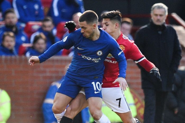    Aksi Eden Hazard pada laga Manchester United versus Chelsea 25 Fabruari 2018   