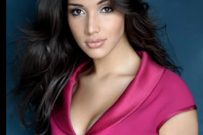 Amelia  Vega, Miss Universe tahun 2003. 