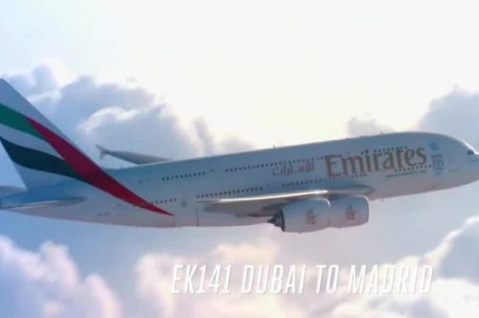 Pesawat Fly Emirates A380 yang digunakan Real Madrid.