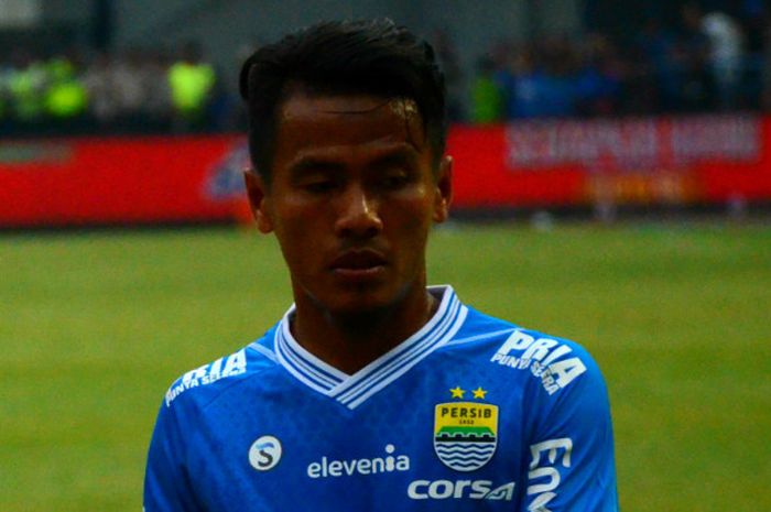 Pemain Tengah Persib Bandung, Ghozali Siregar saat menghadapi Arema di Stadion Gelora Bandung Lautan Api, Kamis (13/9/2018).