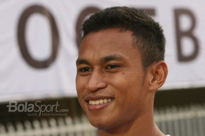 Osvaldo Haay saat ditemui BolaSport.com di Stadion Mandala Jayapura pada Kamis (14/12/2017).