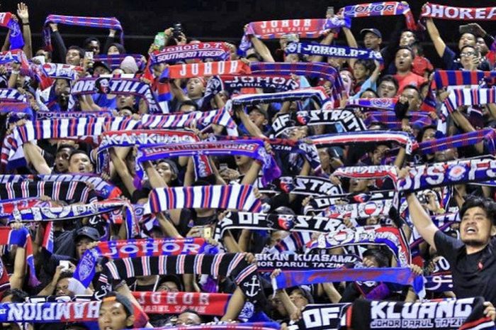 Kelompok Suporter Johor Darul takzim (JDT), Boys of Straits (BOS).