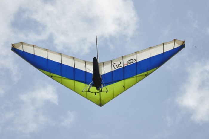 Pilot Jawa Tengah, Isah Iriawan, menjuarai Kelas B Seri I Kejurnas Gantolle Wonogiri 2017, di Bukit Joglo, Waduk Gajah Mungkur, Wonogiri, Jawa Tengah, 29 Oktober - 1 November 2017. 